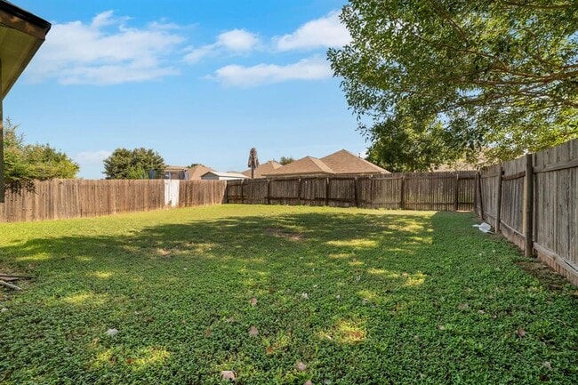 Building Photo - 15100 Parrish Ln