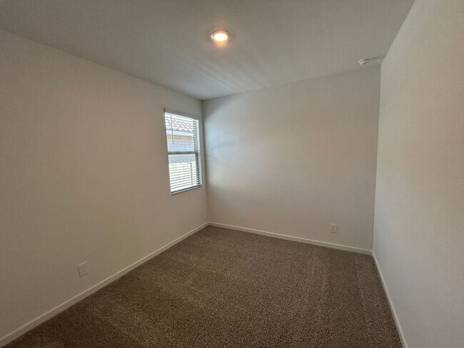 Building Photo - 17449 W Eva St