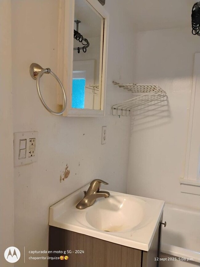 Building Photo - 419 N Princeton Ave