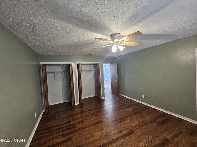 Building Photo - 836 Premier Dr
