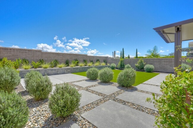 Building Photo - 6675 Agave Cir