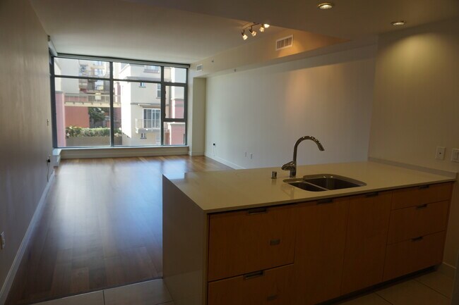 Building Photo - 1441 9th Ave