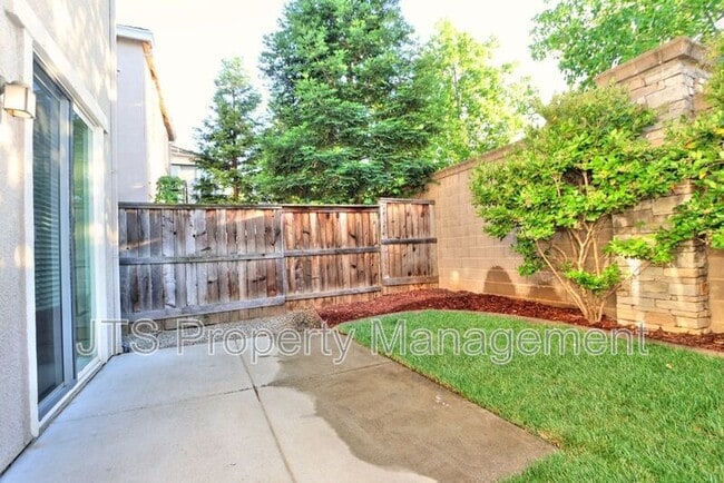 Building Photo - 506 Navigator Dr