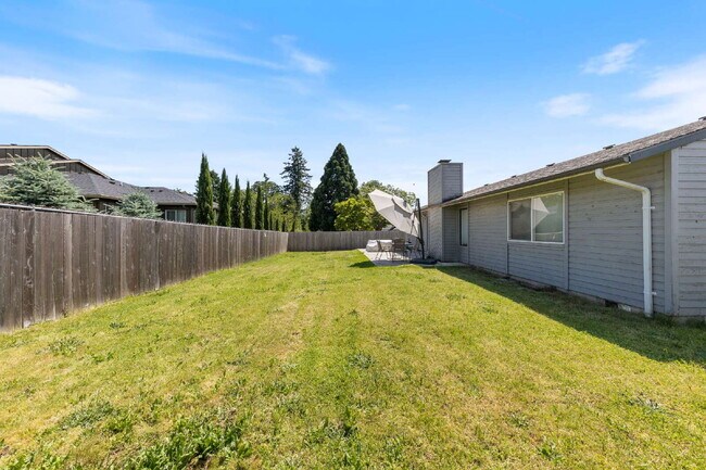 Building Photo - Charming 3-Bedroom Home with 2 Full Baths ...