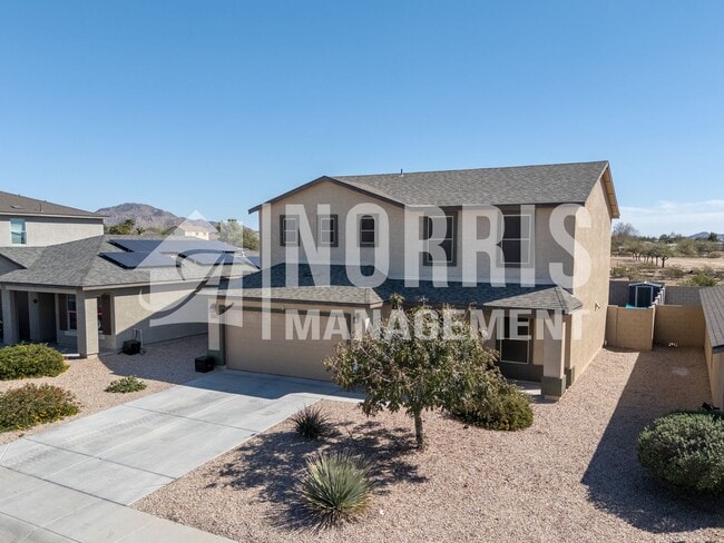 Building Photo - Beautiful Large Home Very Close to Freeway