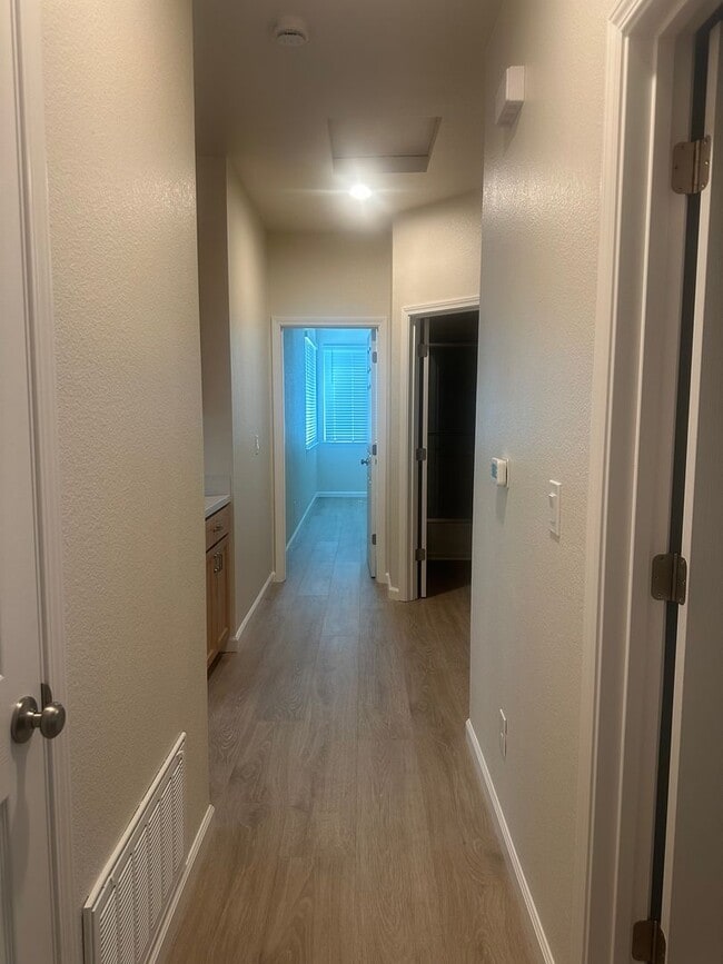 Building Photo - Totally Renovated 3 bdrm 2 bath in Vacaville