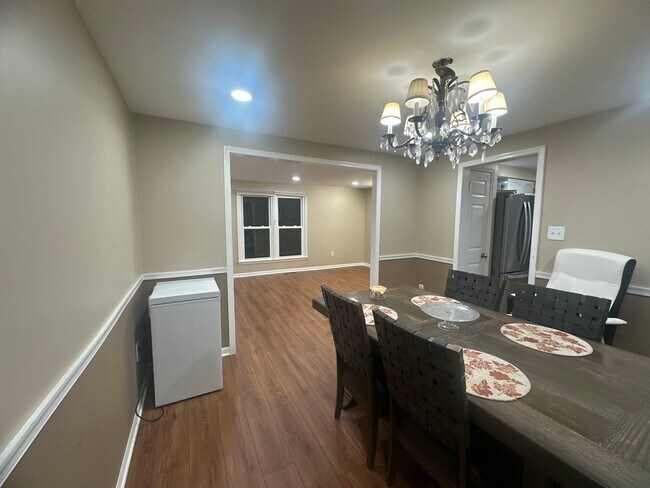 Building Photo - 16445 Tomahawk Dr