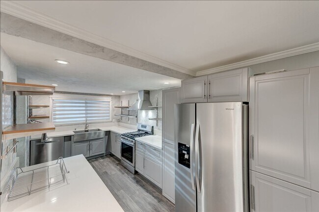 Building Photo - 7765 Saranac Pl