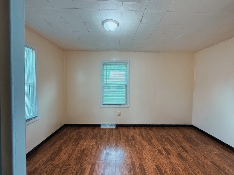Building Photo - 347 Springfield Ave