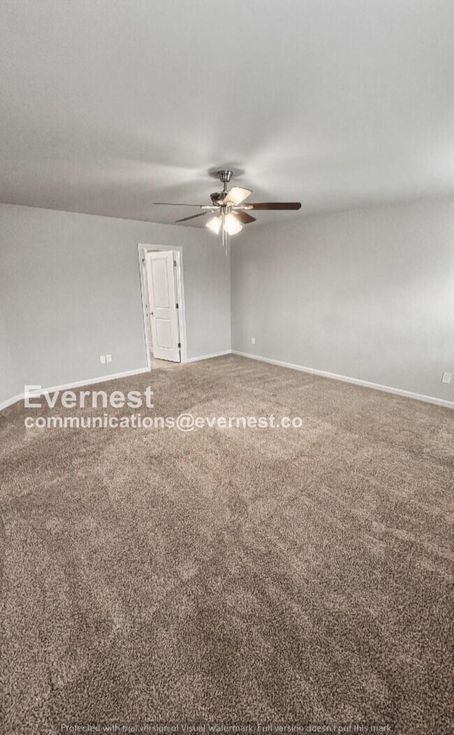 Building Photo - 3 Bed, 2.5 Bath Home with Garage / Pet-Friendly / Available Now!