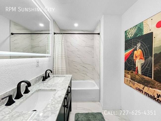 Building Photo - 908 E Cayuga St