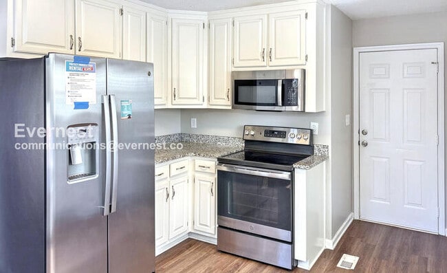 Building Photo - 450 Loveless Rd