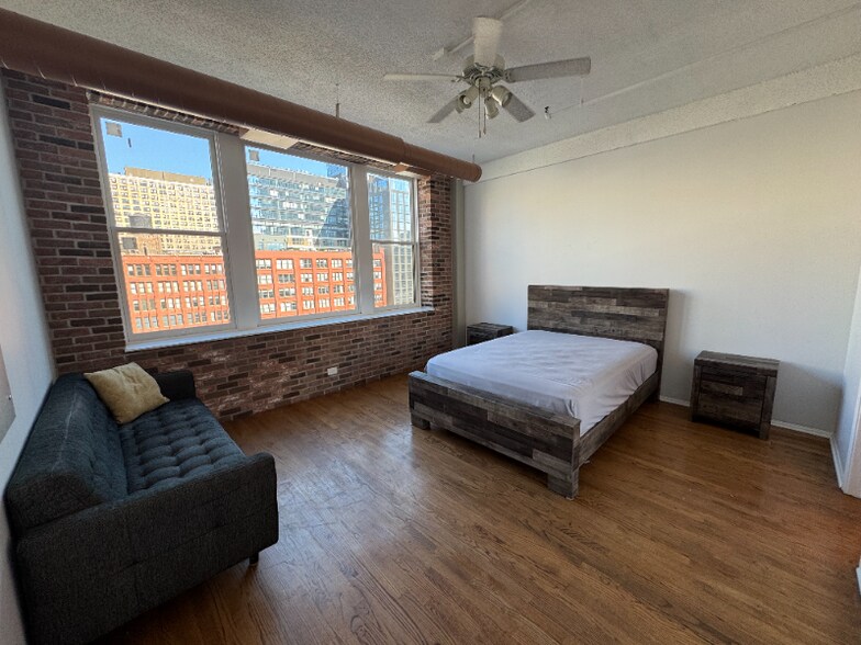 Building Photo - 161 W Harrison St