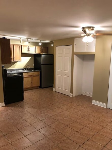 Building Photo - 10213 S 86th Ter