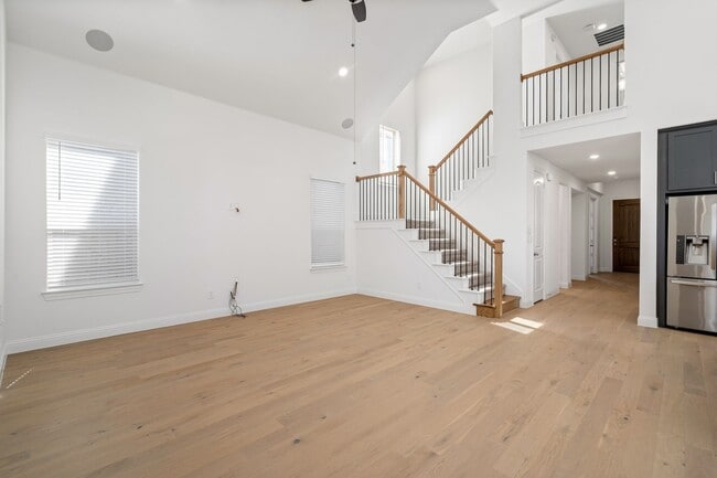 Building Photo - 2600 Chester Dr