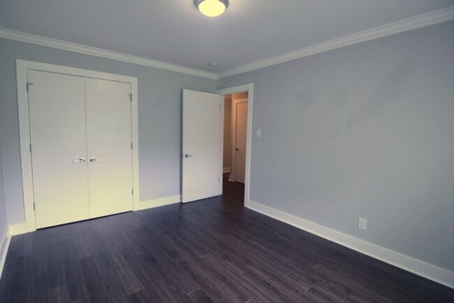 Building Photo - 7513 Carriage Dr