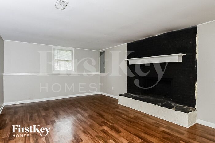 Building Photo - 6153 Continental Cir