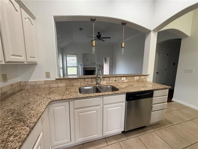 Building Photo - 3031 N Bentley Ridge