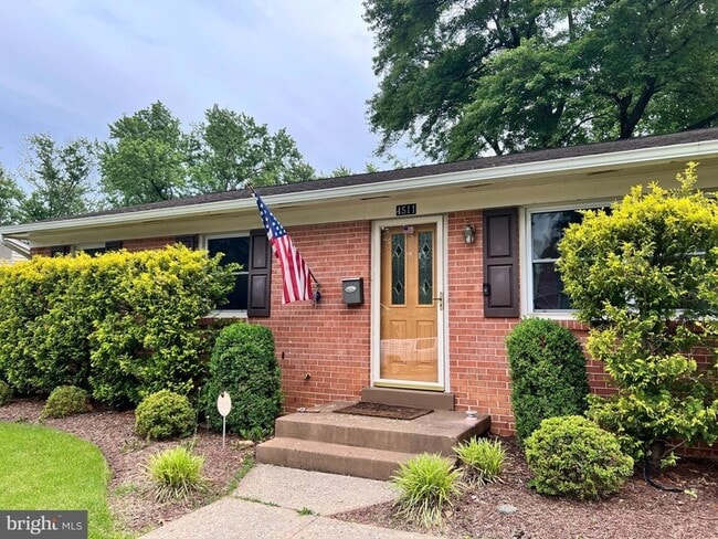 Building Photo - 4511 Eastlawn Ave