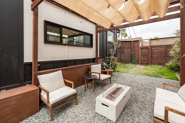 Building Photo - 3330 Nile St