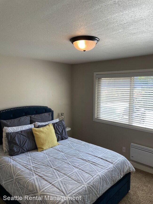 Building Photo - 1 br, 1 bath House - 6557 4th Ave NE  Unit #6