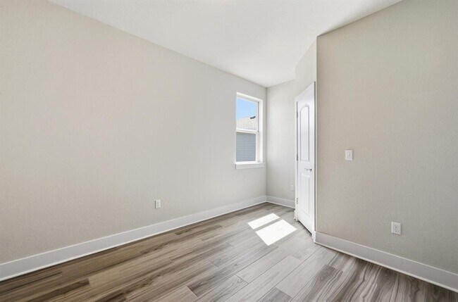 Building Photo - 8401 Orizzonte St