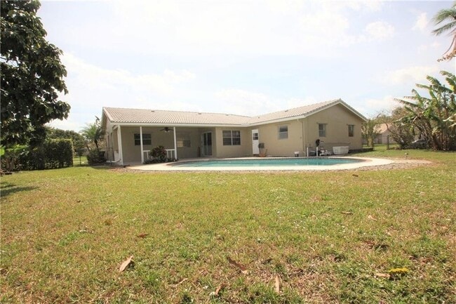 Building Photo - 1122 NW 82nd Ave