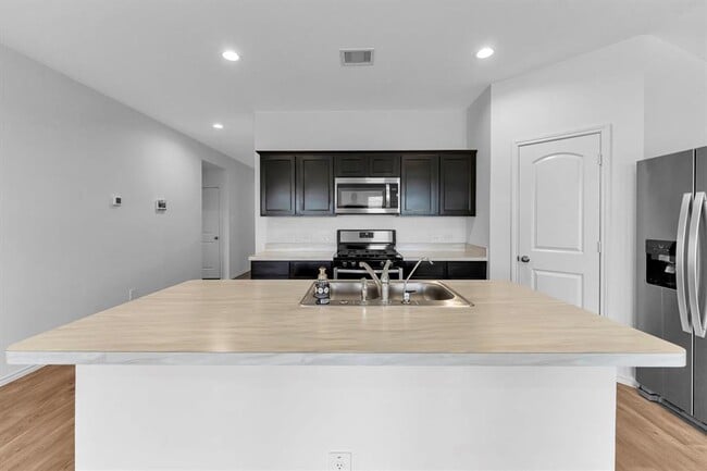 Building Photo - 20818 Marigold Meadows St