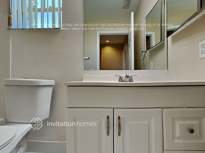 Building Photo - 927 Stanton Dr