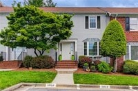 Building Photo - Oak Ridge Meadows Townhouse