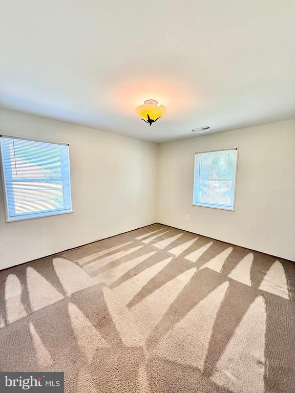 Building Photo - 6219 Yellowstone Dr