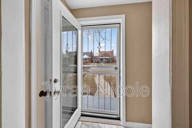 Building Photo - 19750 Mark Twain St