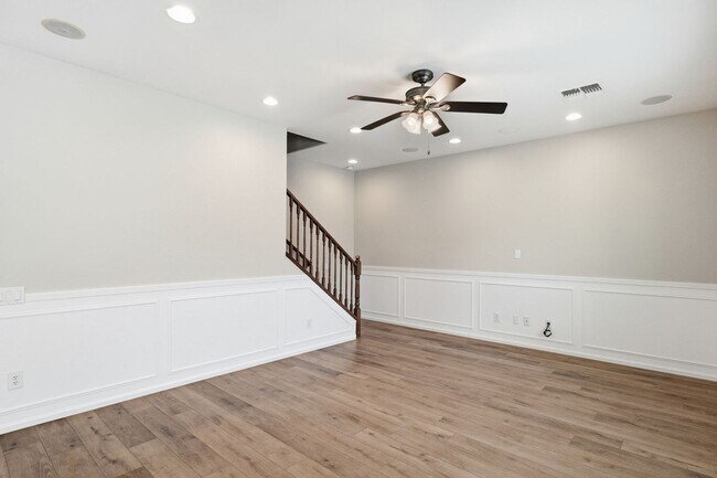 Building Photo - Spacious 4 Bedroom 2 Bath In Peoria with Pool and Sports Court