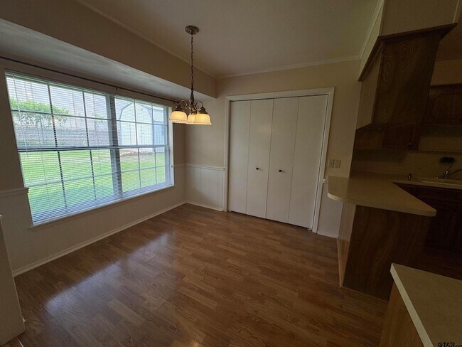 Building Photo - 1311 Larkspur Ln