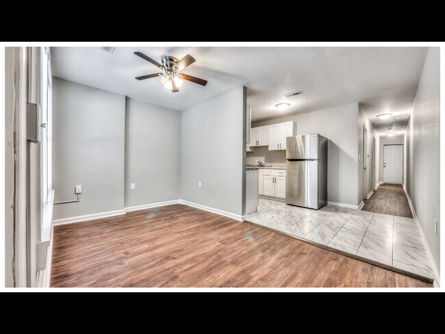 Building Photo - 119 Main St