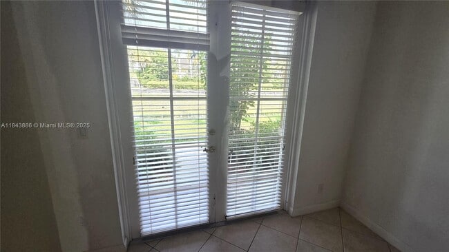 Building Photo - 4605 SW 75th Way