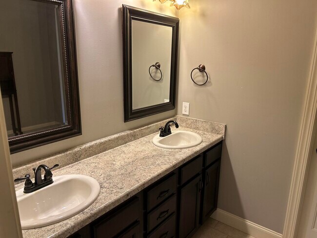 Building Photo - 1166 Stone Gate Cir NW