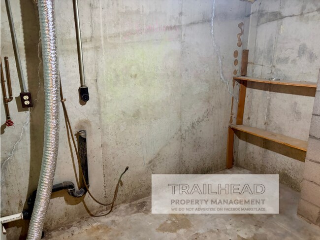 Building Photo - Spacious Living, Private Setting, Blue Springs Charm.