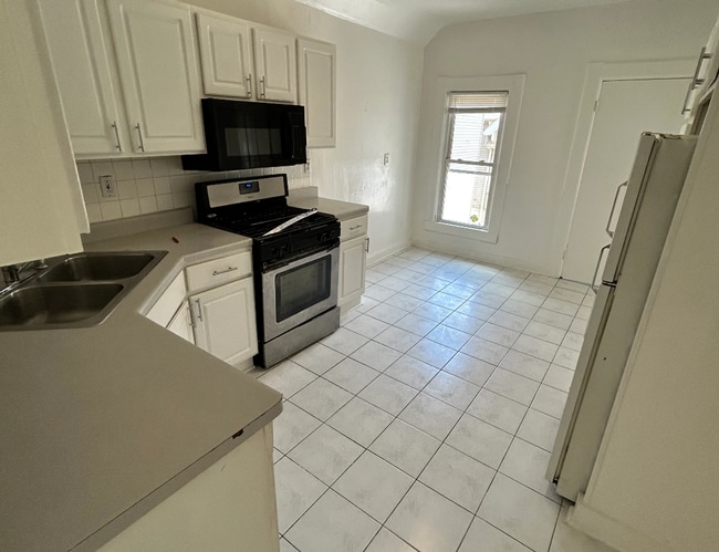 Building Photo - Marquette Housing- 505