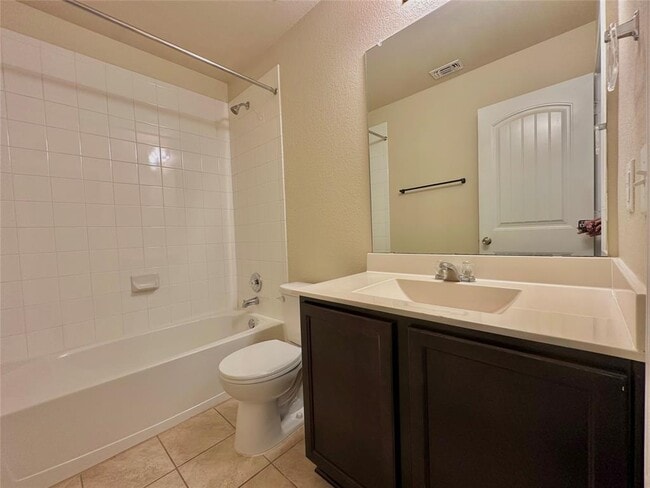 Building Photo - 708 Kaluga Trl