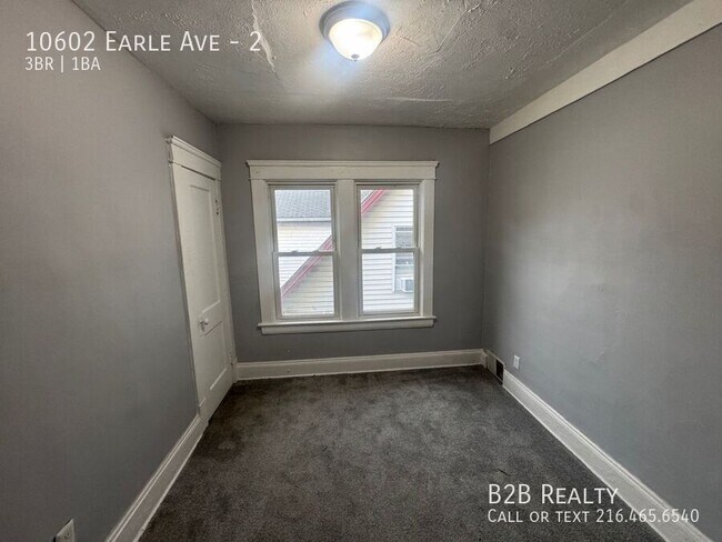 Building Photo - 10602 Earle Ave