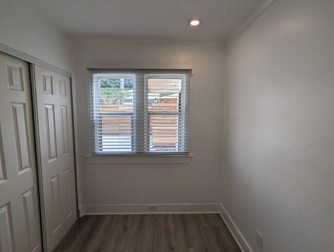 Building Photo - 4041 Van Buren Pl