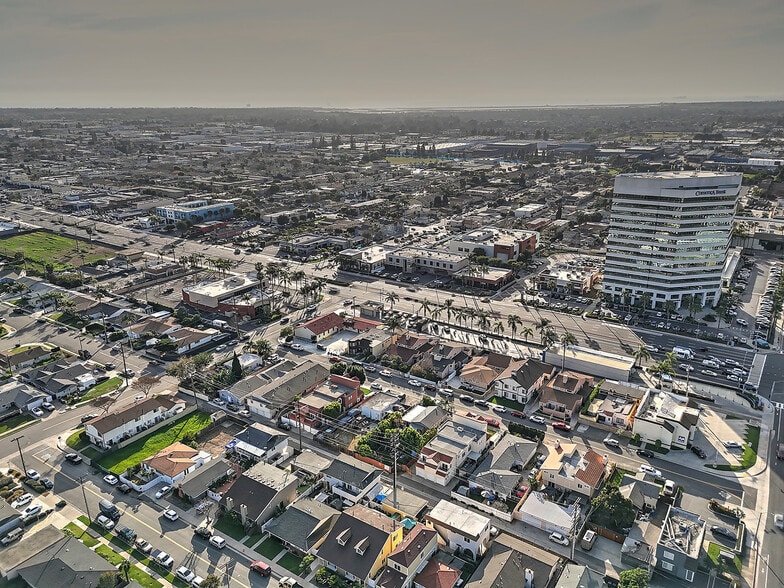 Building Photo - 17054 A Ln