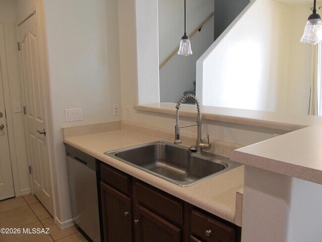 Building Photo - 748 W Paseo Celestial