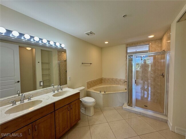 Building Photo - 4400 Bonita Beach Walk Dr