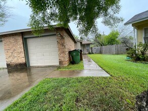 Building Photo - 513 Sierra Cove