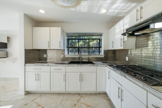 Building Photo - 3203 Golden Willow Dr