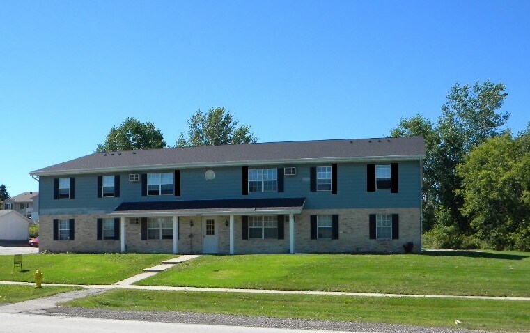 Building Photo - 2022 Sylvan Way