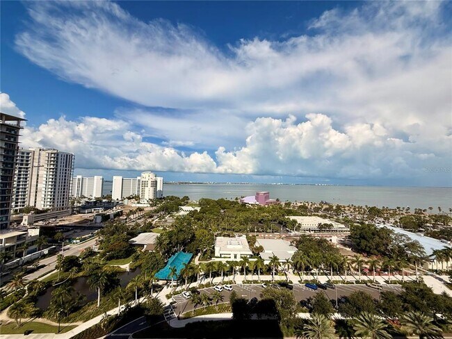 Building Photo - 750 N Tamiami Trl
