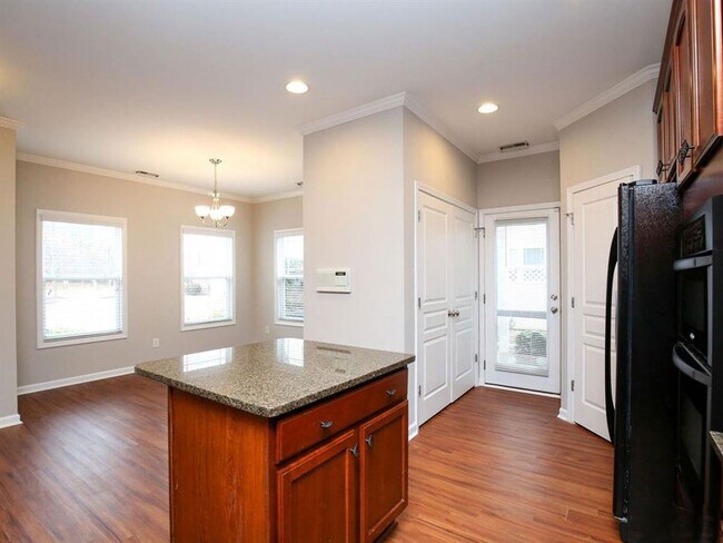 Kitchen - 711 Keystone Park Dr